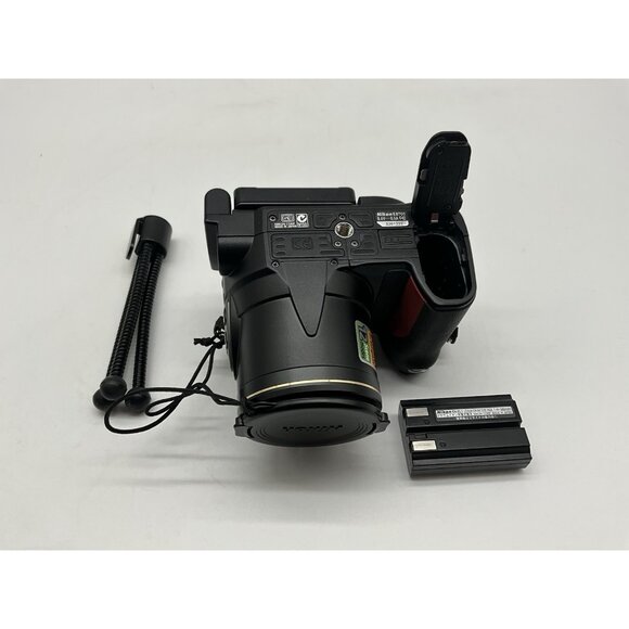 Nikon Coolpix 8700 8MP Digital Camera with 8x Optical Zoom (25515) With Charger - Picture 16 of 16